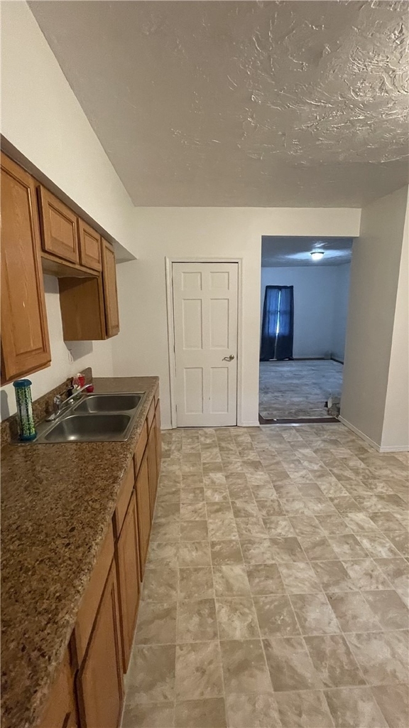 62 Whiteman Ave - Photo 4