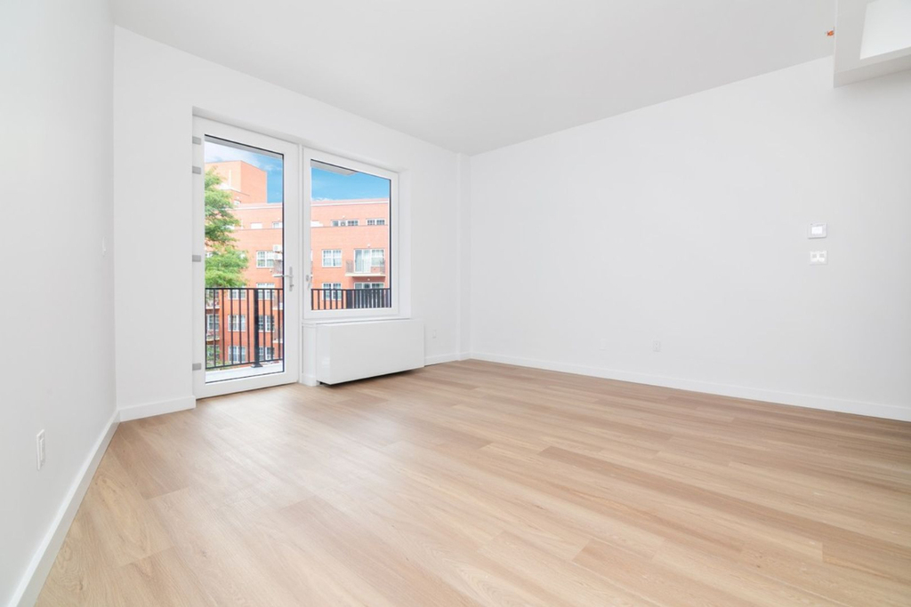 71-82 Parsons Boulevard - Photo 1