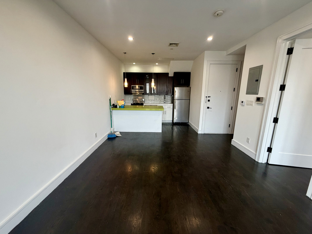 147 Rogers Avenue - Photo 2