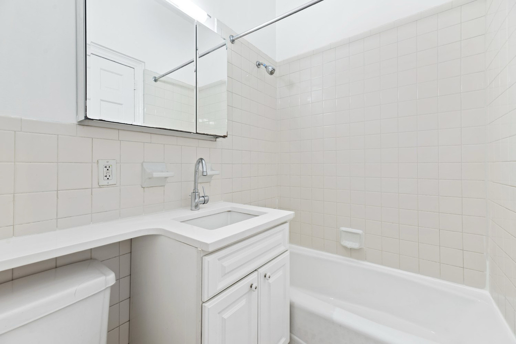 121 Madison Avenue - Photo 5