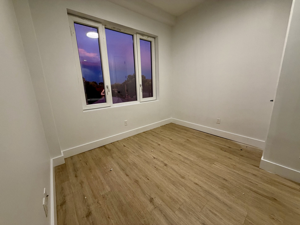 1613 Brooklyn Avenue - Photo 10