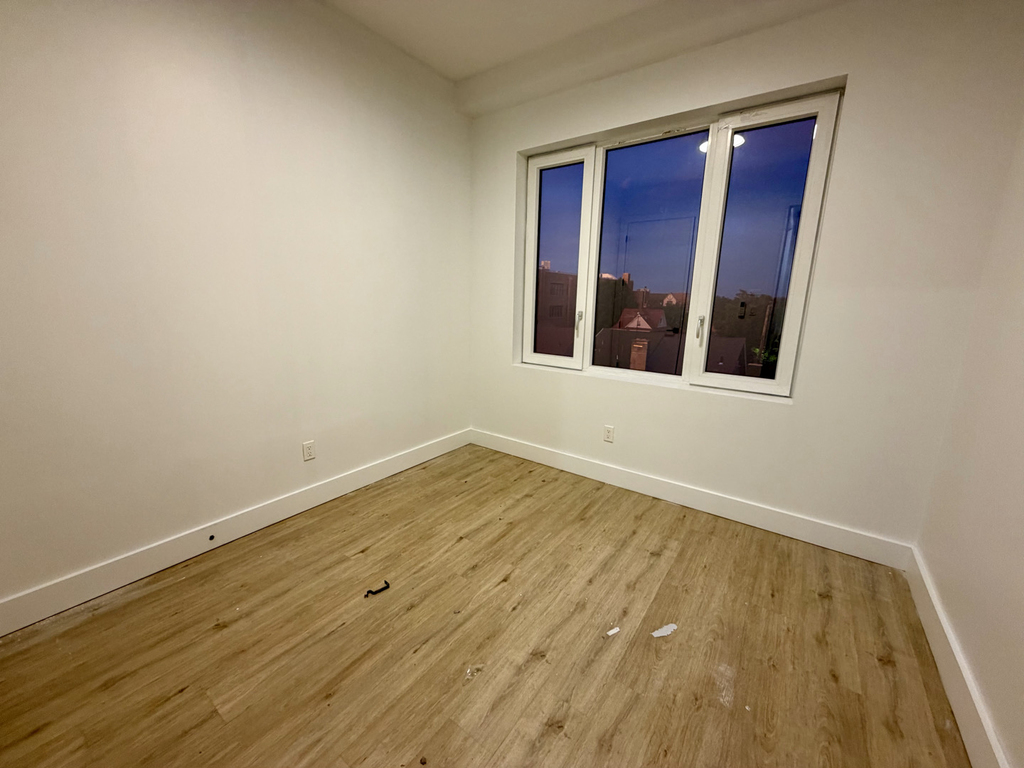 1613 Brooklyn Avenue - Photo 3