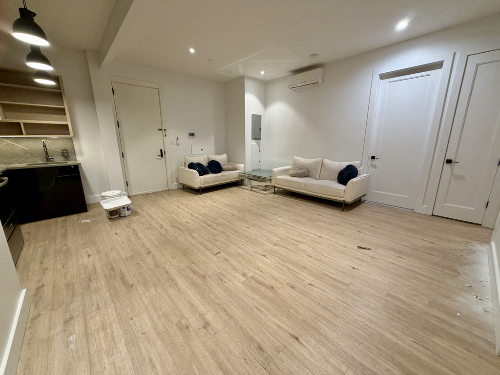 1613 Brooklyn Avenue - Photo 8