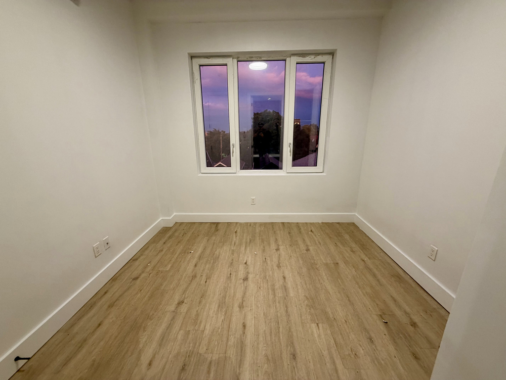 1613 Brooklyn Avenue - Photo 11