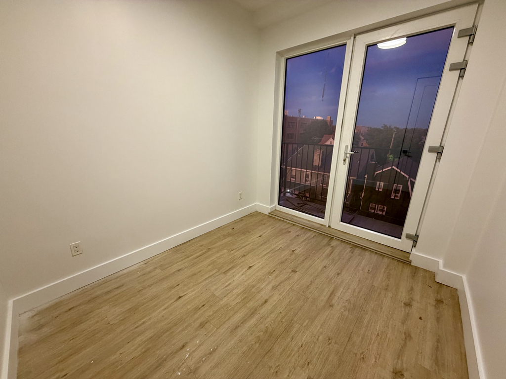 1613 Brooklyn Avenue - Photo 5