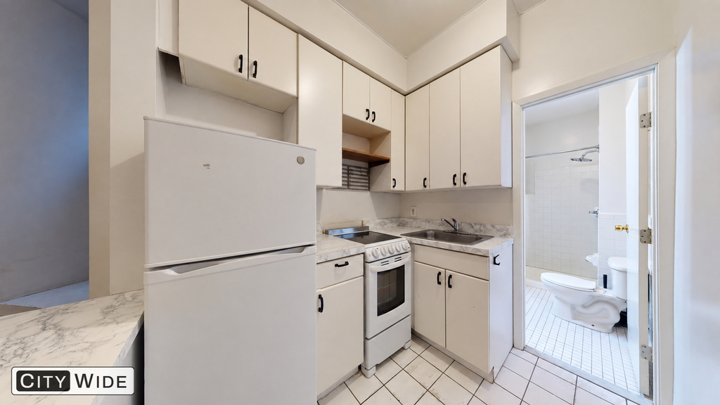 218 East 85th Street - Photo 2