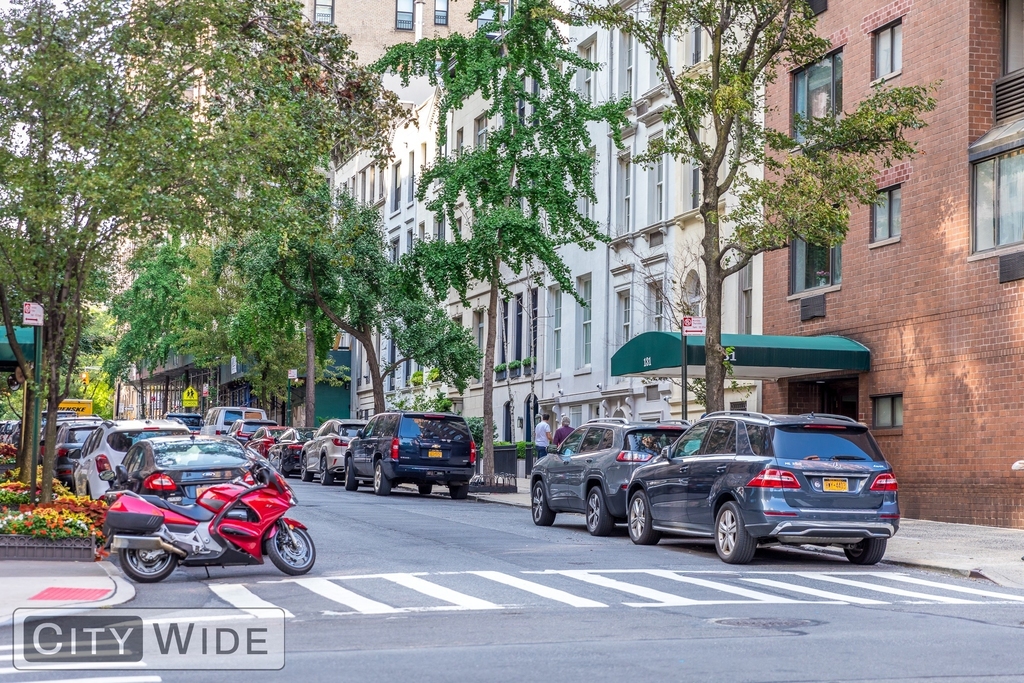 218 East 85th Street - Photo 5