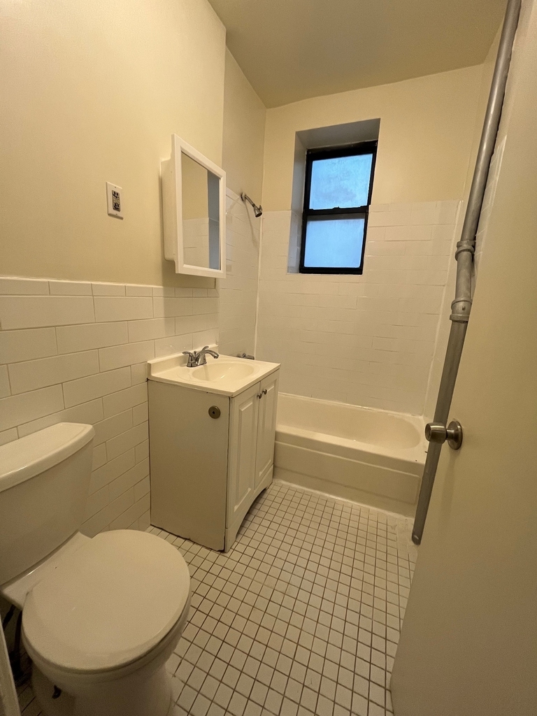 300 East 89th Street - Photo 6