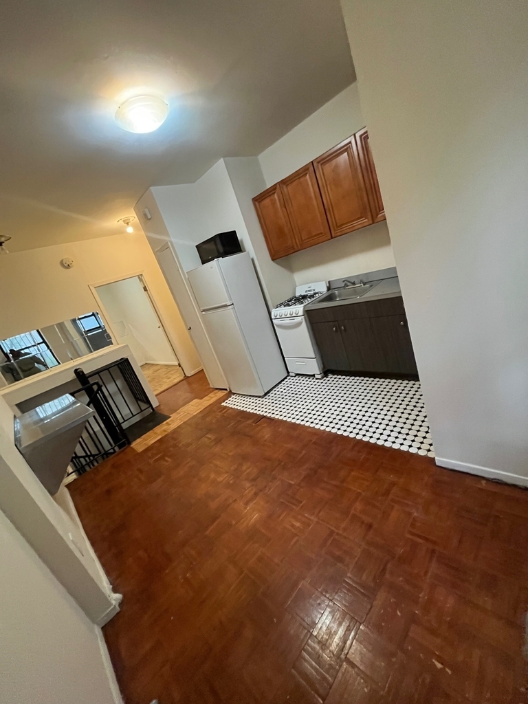 300 East 89th Street - Photo 3
