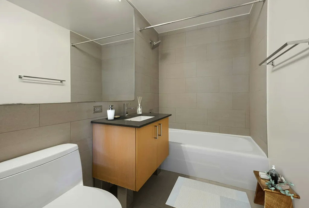 Spruce Street - Photo 4