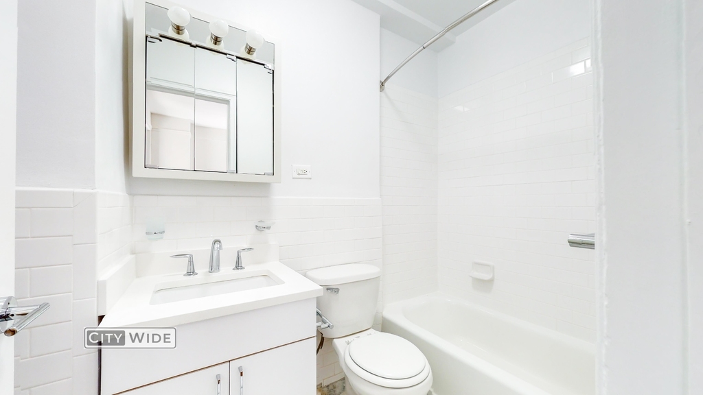 140 East 46th Street - Photo 3
