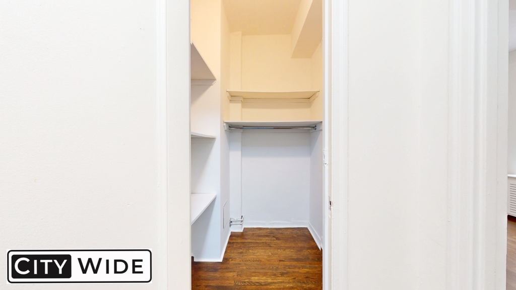 140 East 46th Street - Photo 4