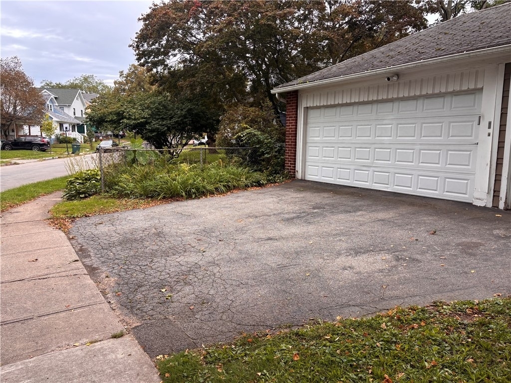 786 Genesee Park Boulevard - Photo 3