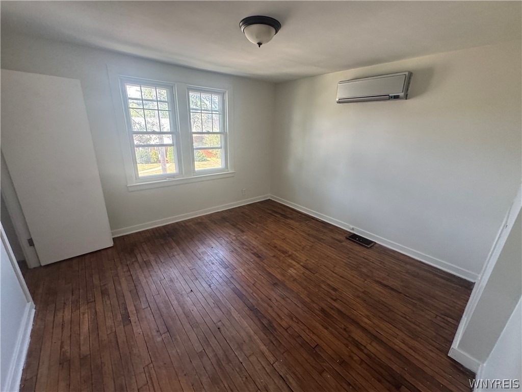 221 Evergreen Place - Photo 7