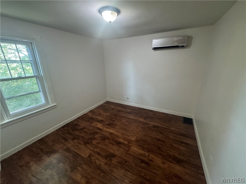 221 Evergreen Place - Photo 11