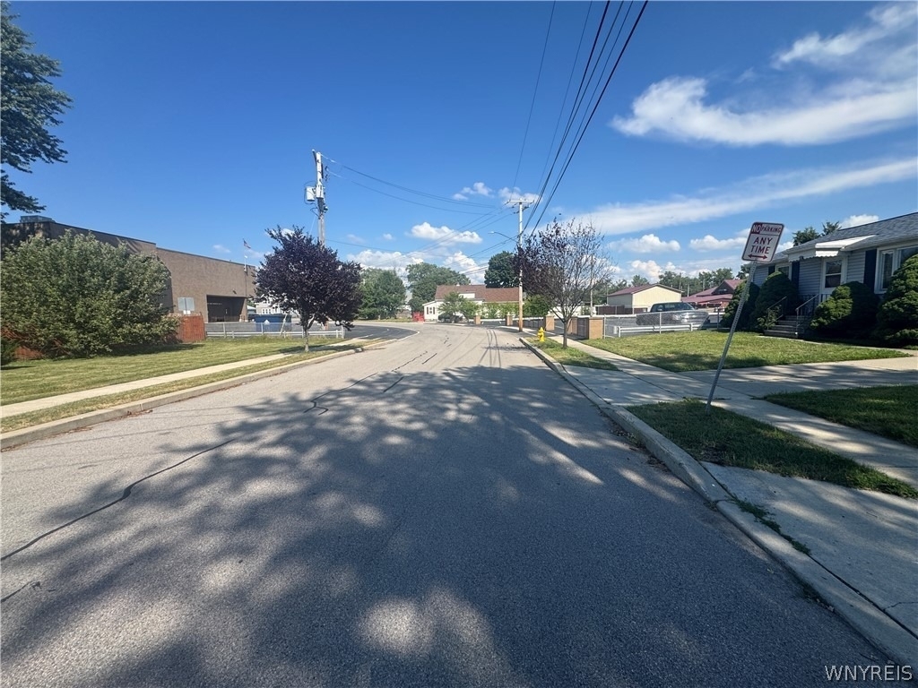 221 Evergreen Place - Photo 2