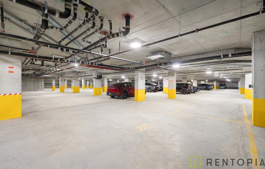 960 franklin ave #130 - Photo 13