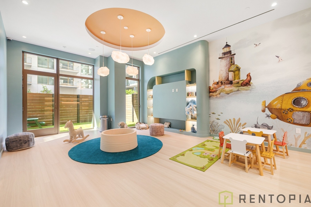 960 franklin ave #130 - Photo 7