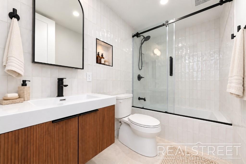 95 Ralph Avenue - Photo 5