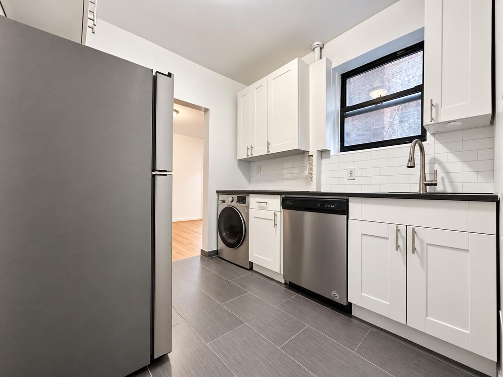 401 East 68th Street - Photo 8