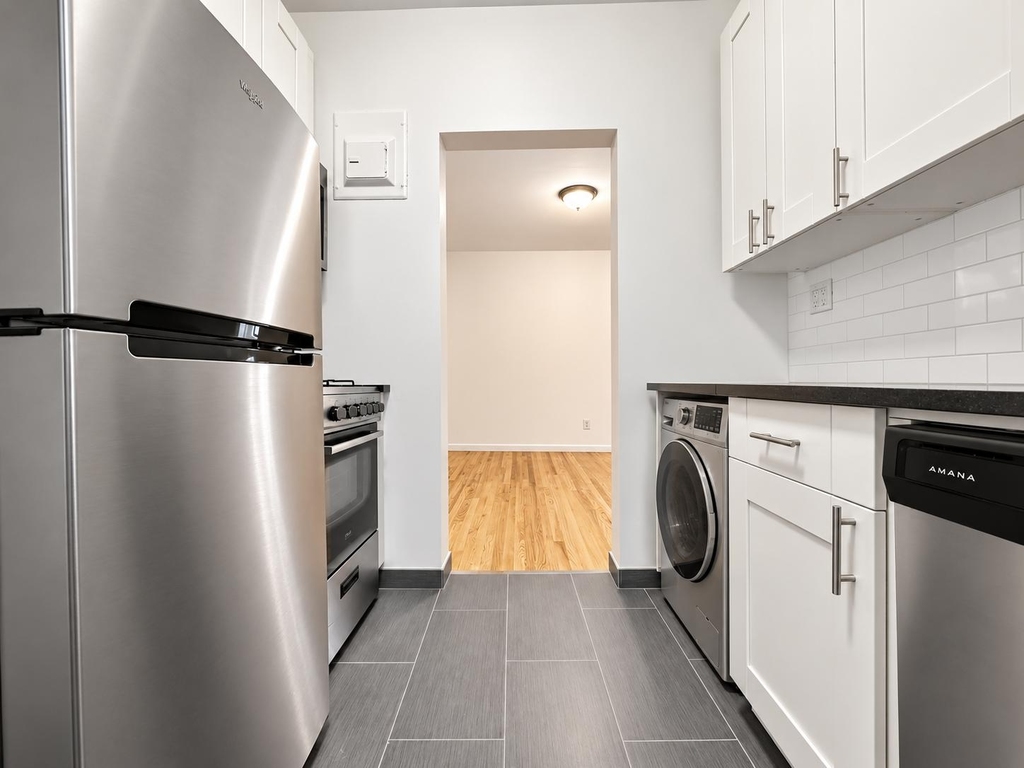 401 East 68th Street - Photo 7