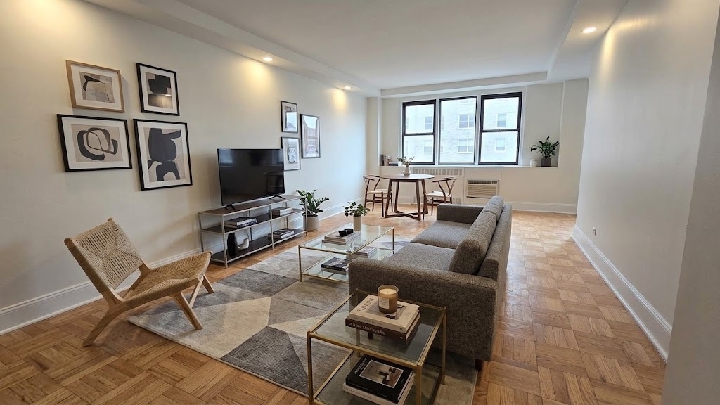 East 79th Street - Photo 0