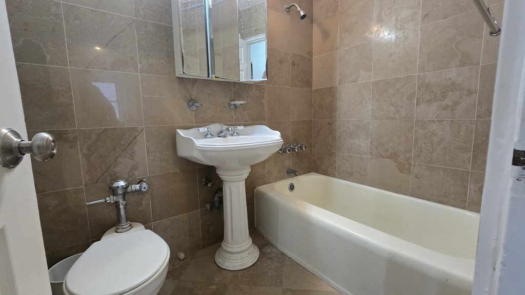 East 79th Street - Photo 8