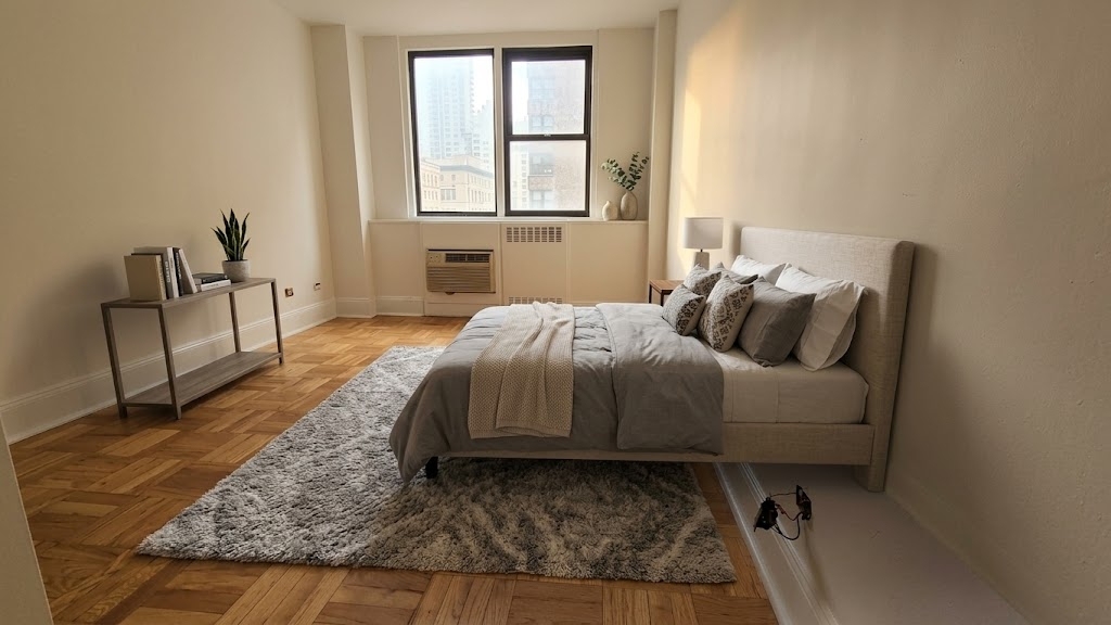 East 79th Street - Photo 4