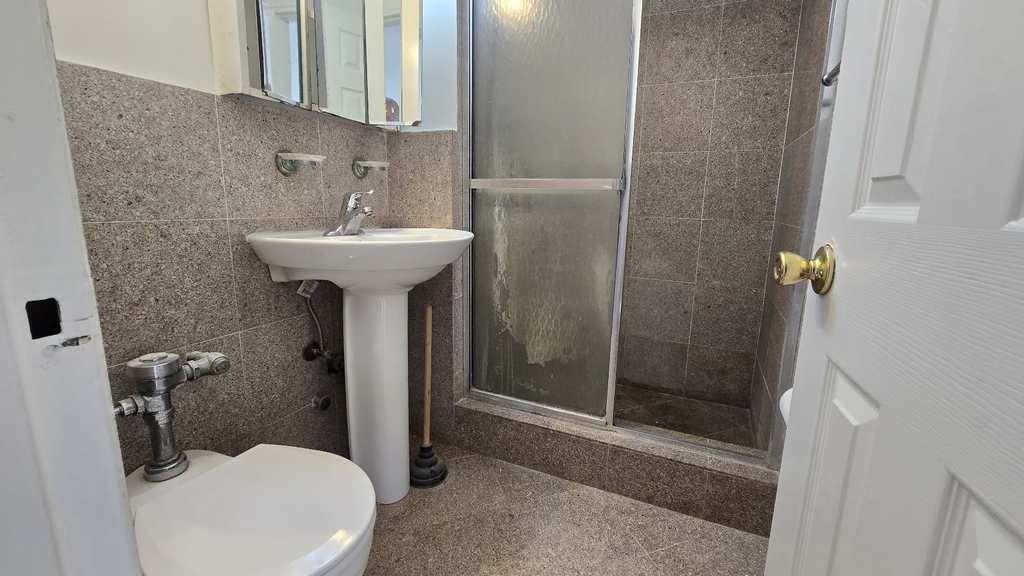 East 79th Street - Photo 3