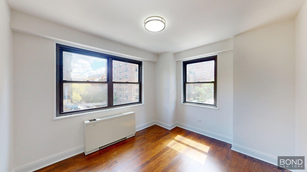 East 16th Street - Photo 7