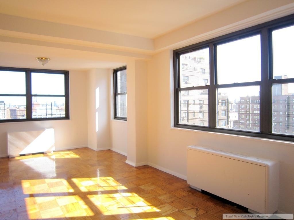East 16th Street - Photo 2