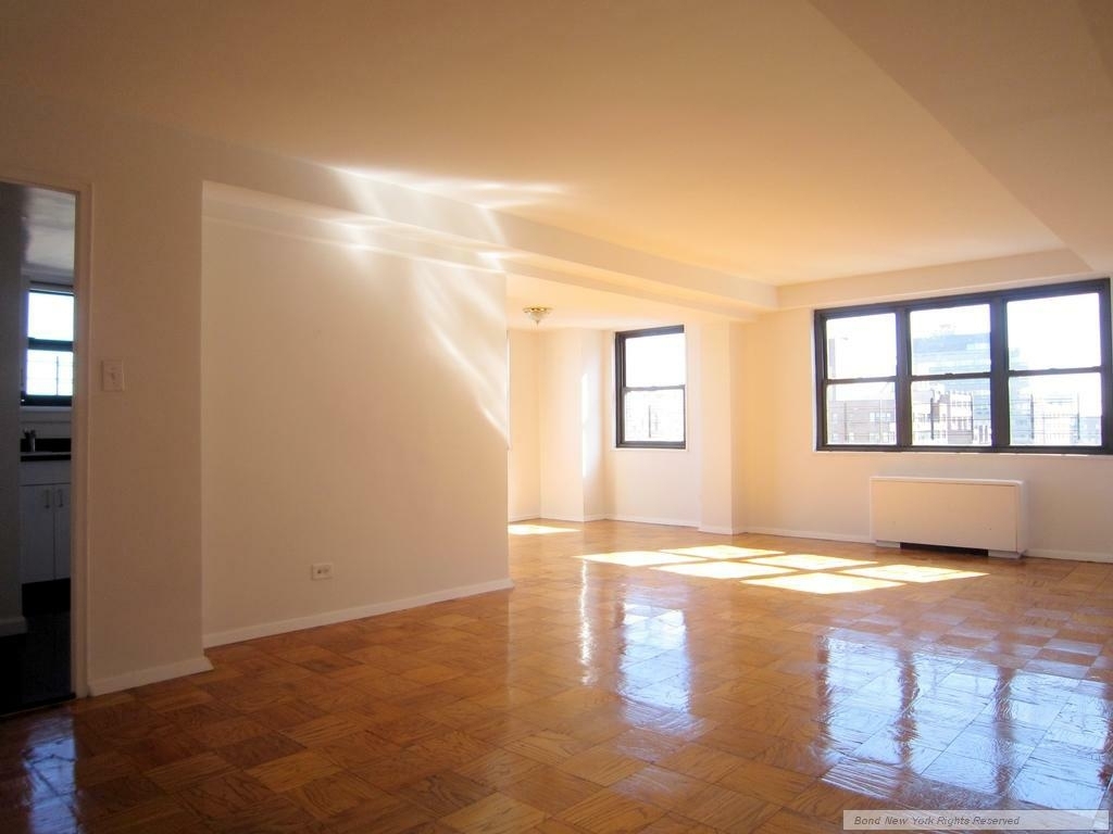 East 16th Street - Photo 1