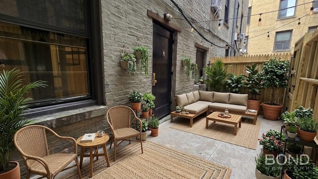 West 11th Street - Photo 0
