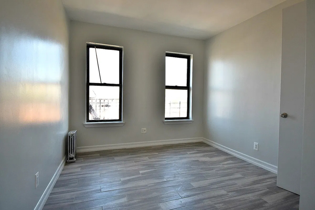4298 Park Avenue - Photo 3