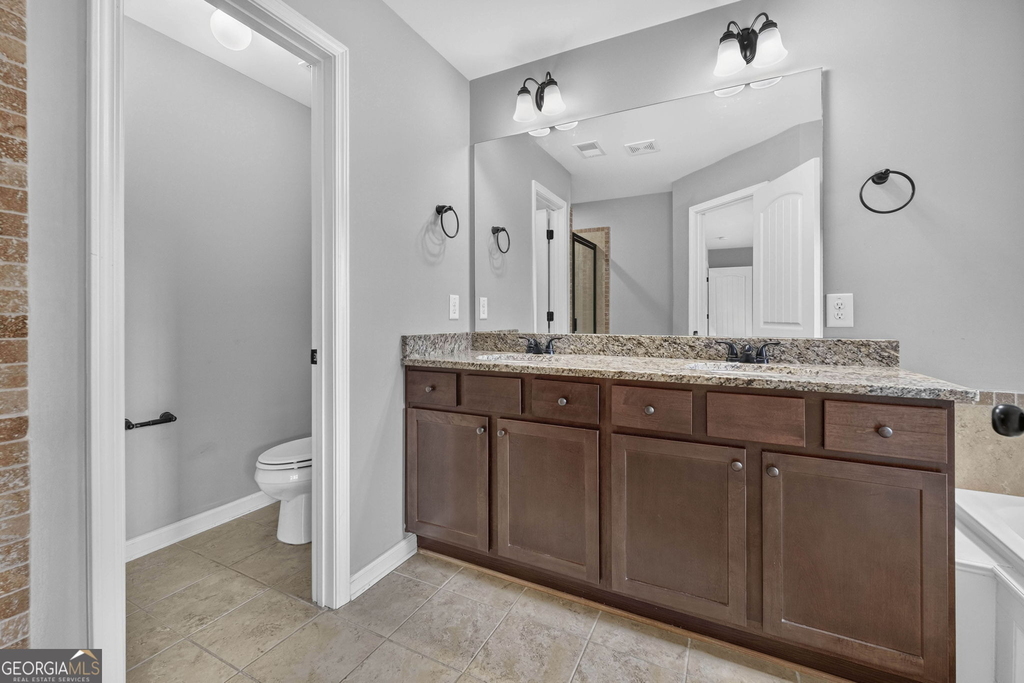 1849 Blackstone Way - Photo 30