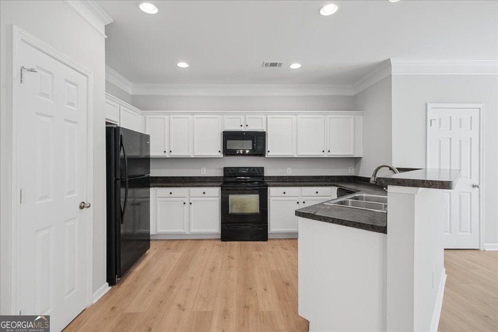 3303 Fernview Drive - Photo 11