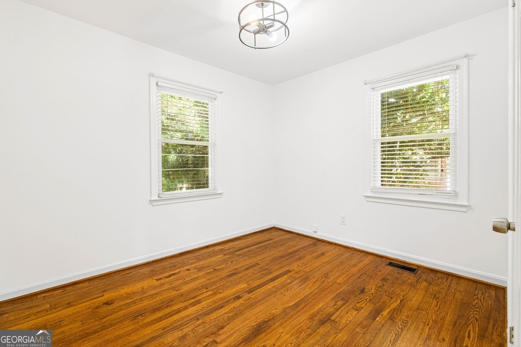 2004 Dering Circle Ne - Photo 12