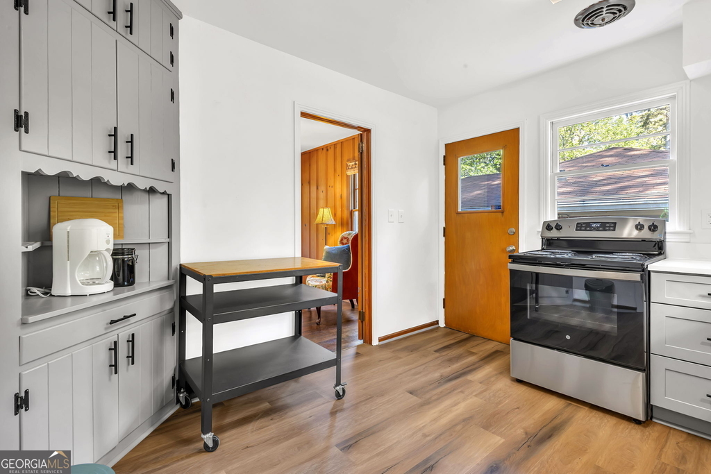 2288 Bryant Drive - Photo 3