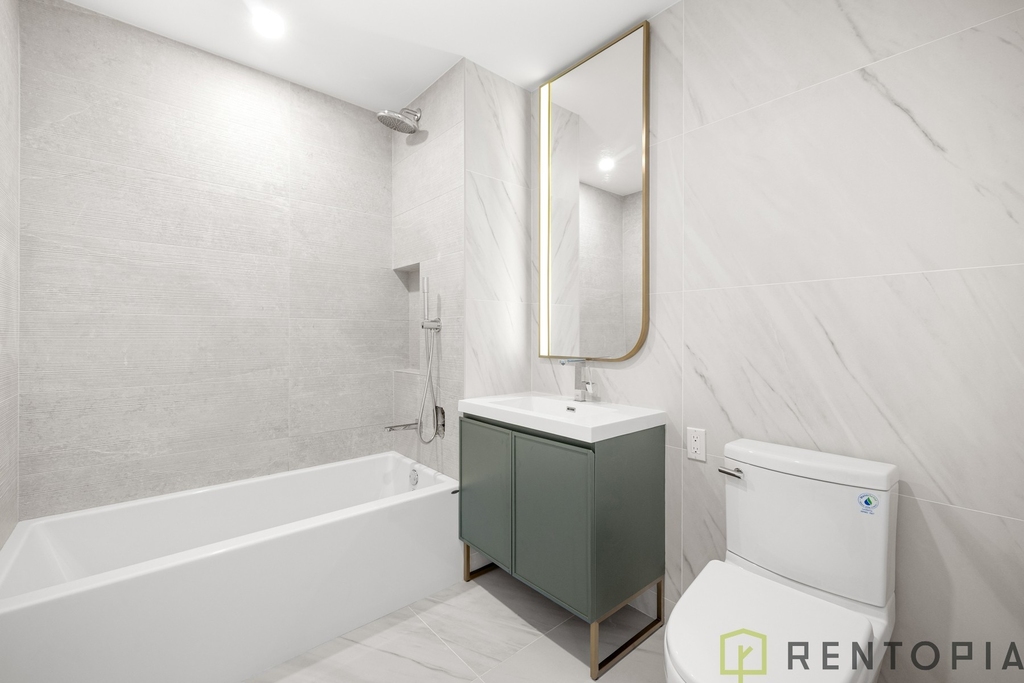 960 franklin ave #213 - Photo 8