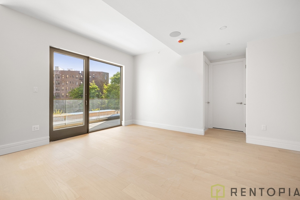 960 franklin ave #213 - Photo 0