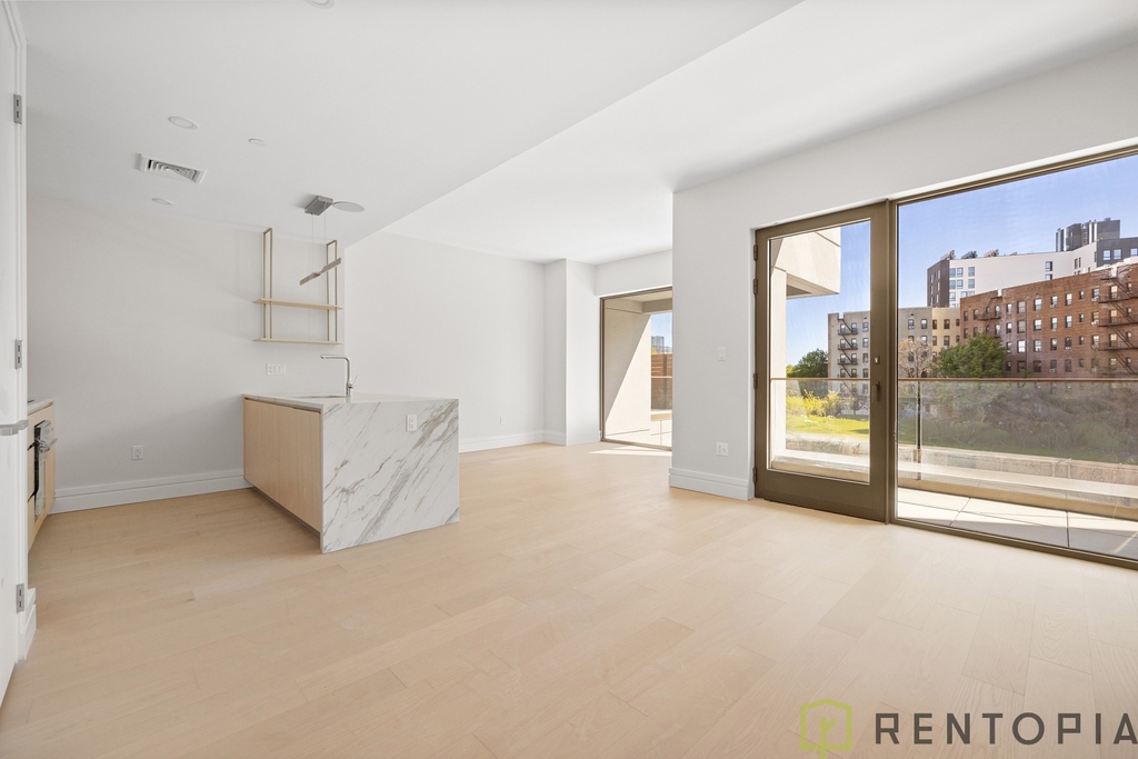 960 franklin ave #213 - Photo 1