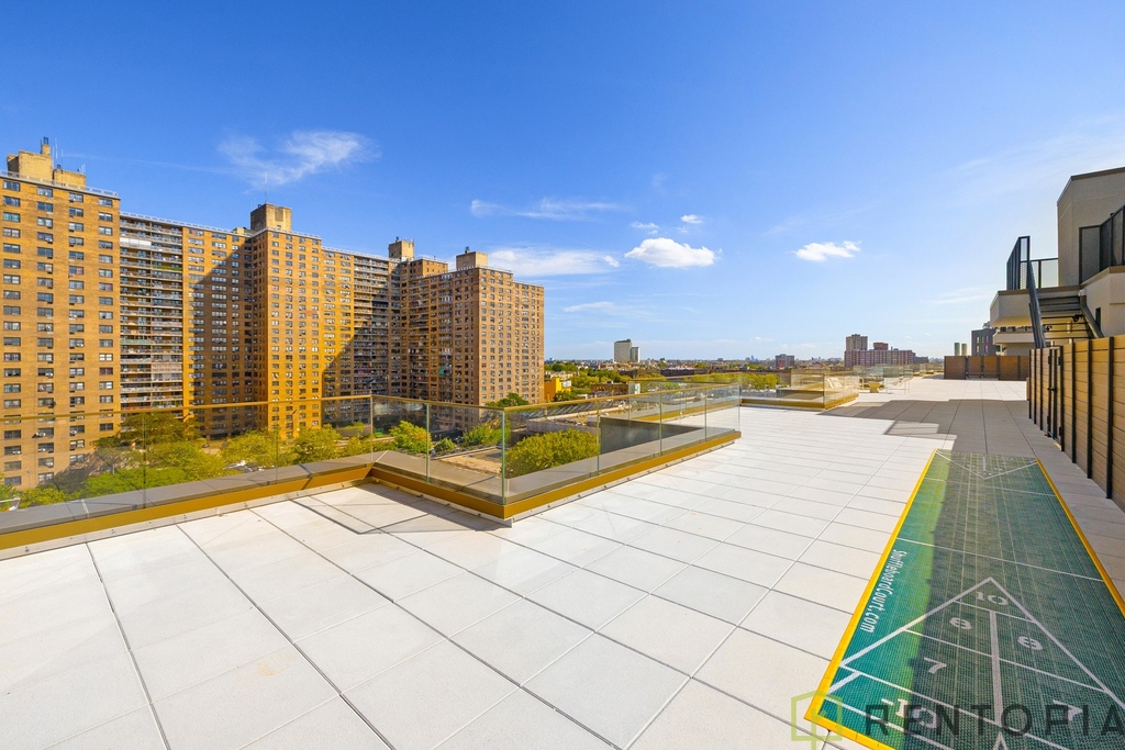 960 franklin ave #213 - Photo 16