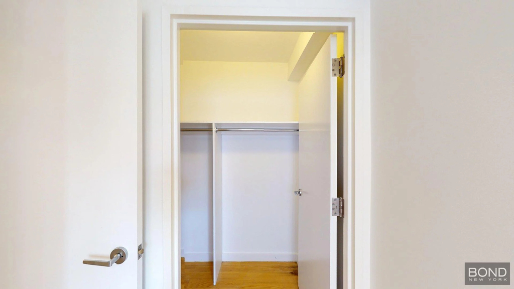 222 East 39th Street - Photo 3