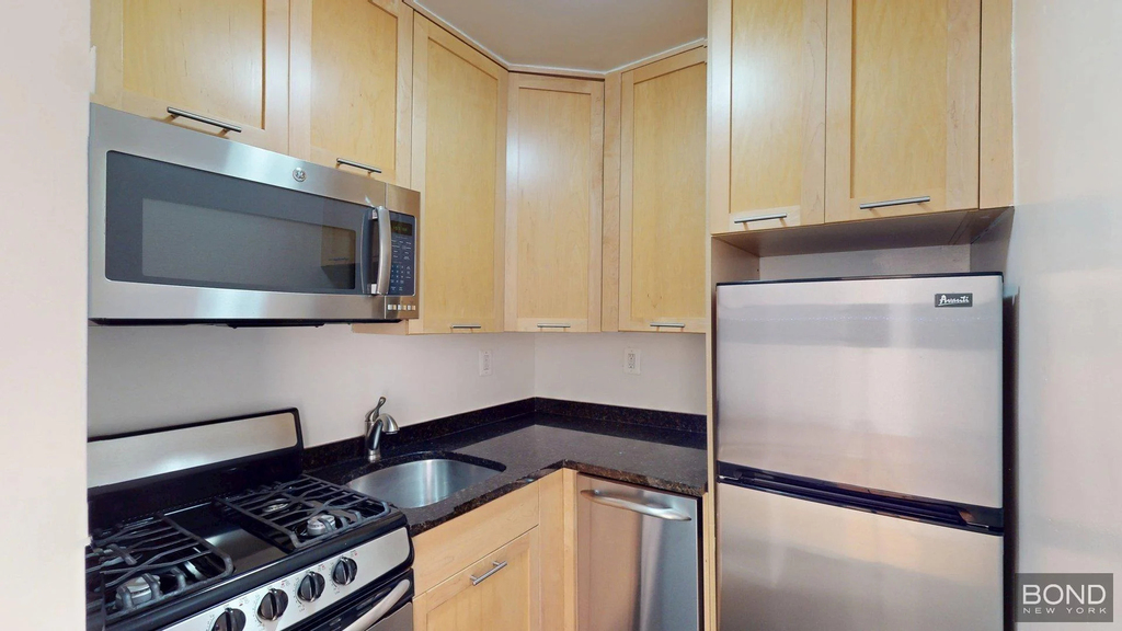 236 East 36th Street - Photo 0