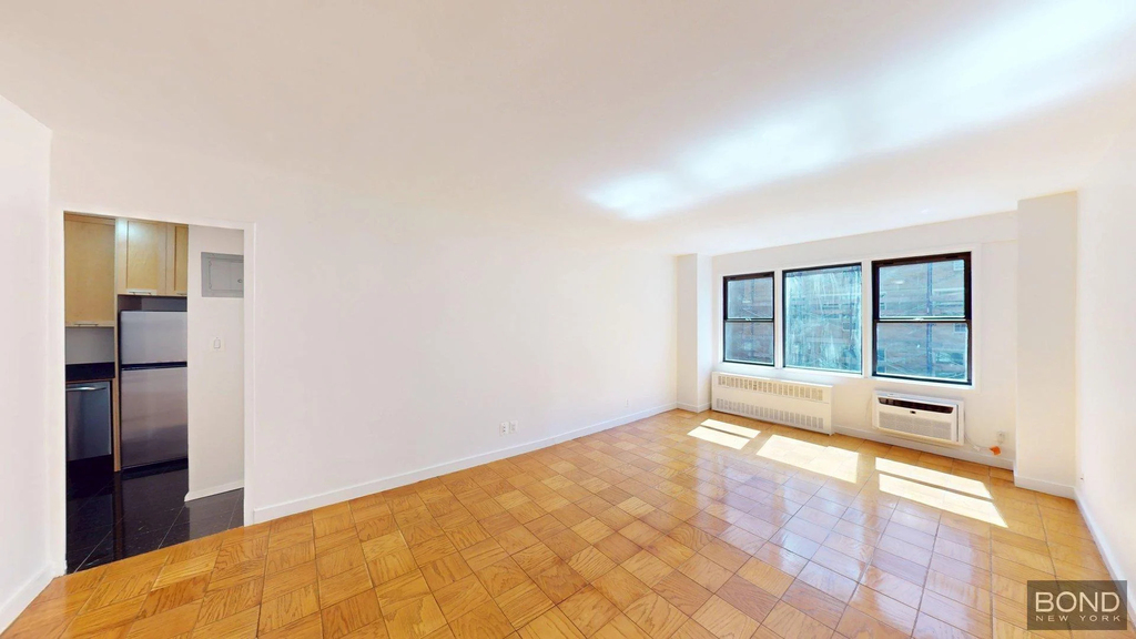 236 East 36th Street - Photo 1