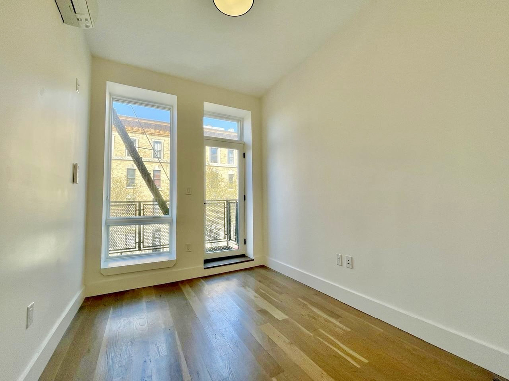 1052 Dean Street - Photo 2
