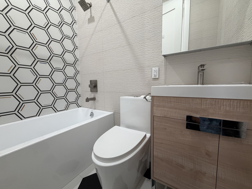 1027 Putnam Avenue - Photo 3