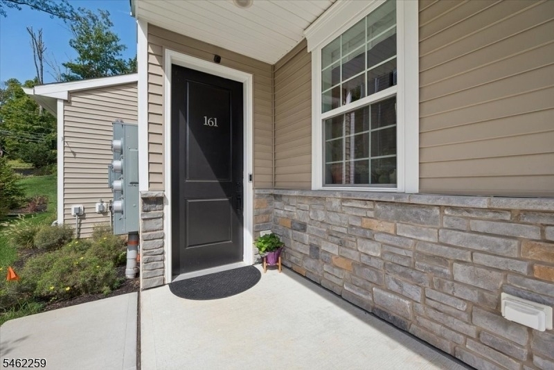 161 Jasmine Drive - Photo 3