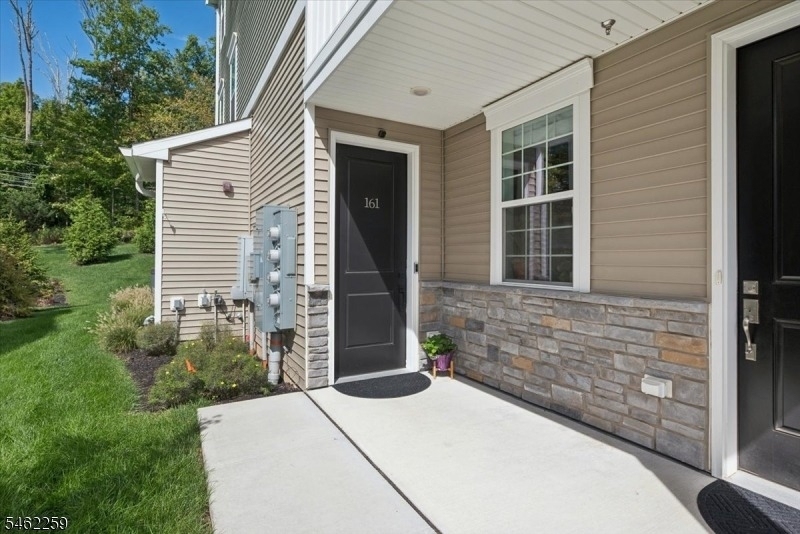 161 Jasmine Drive - Photo 2