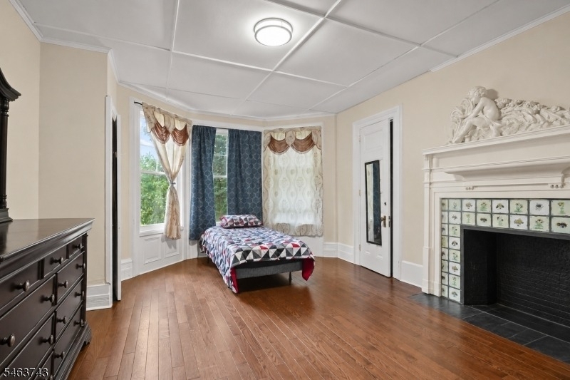 1 Franklin Pl - Photo 4